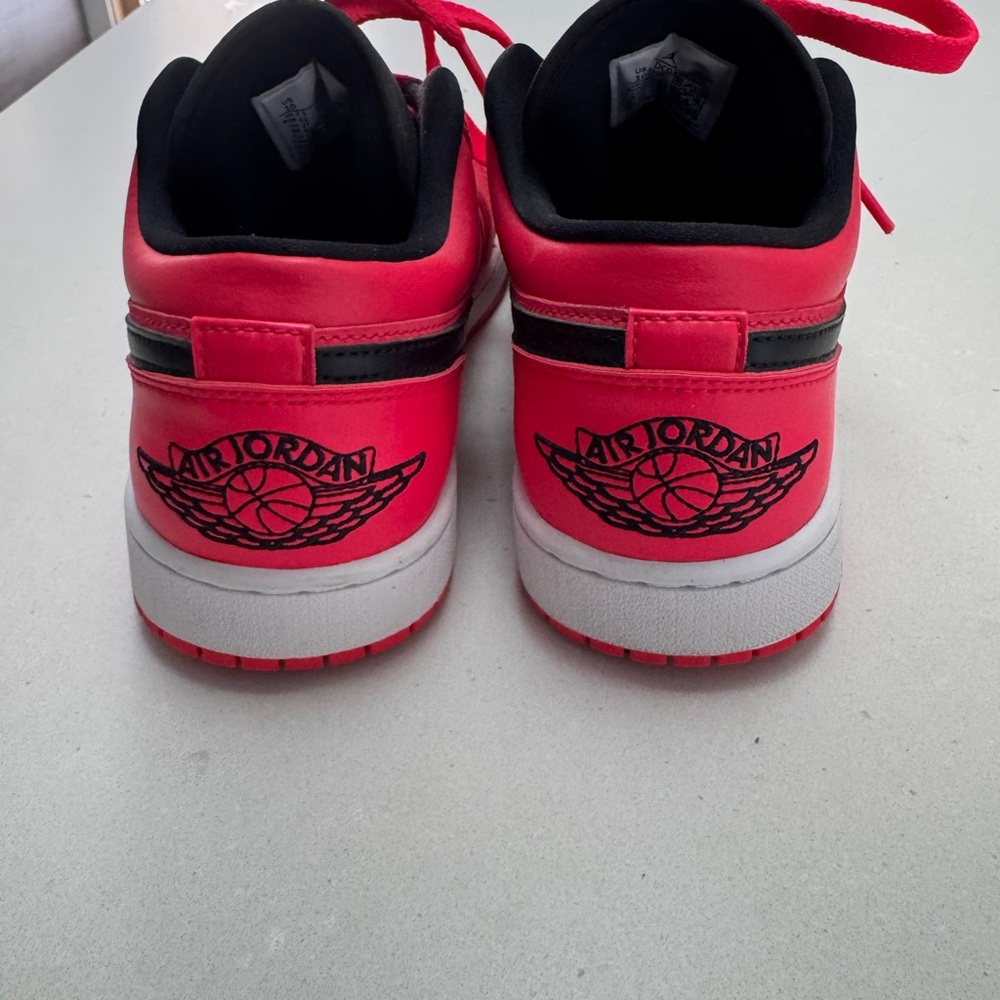 Air Jordan low red and black. - Picture 2 of 4